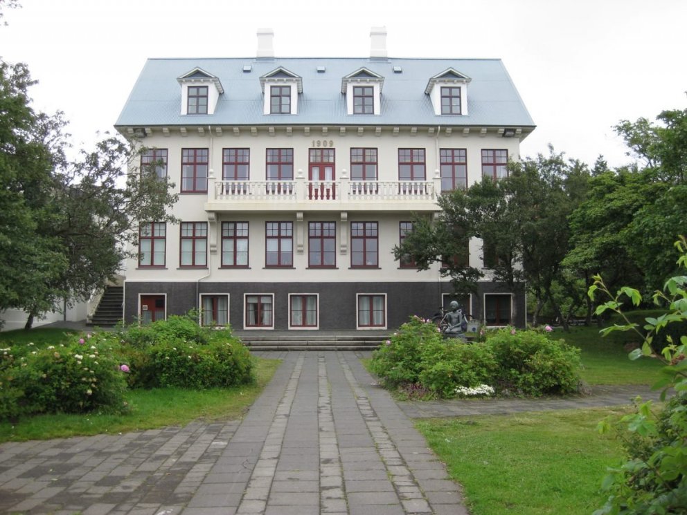 Ályktun kennarafélags Kvennaskólans í Reykjavík