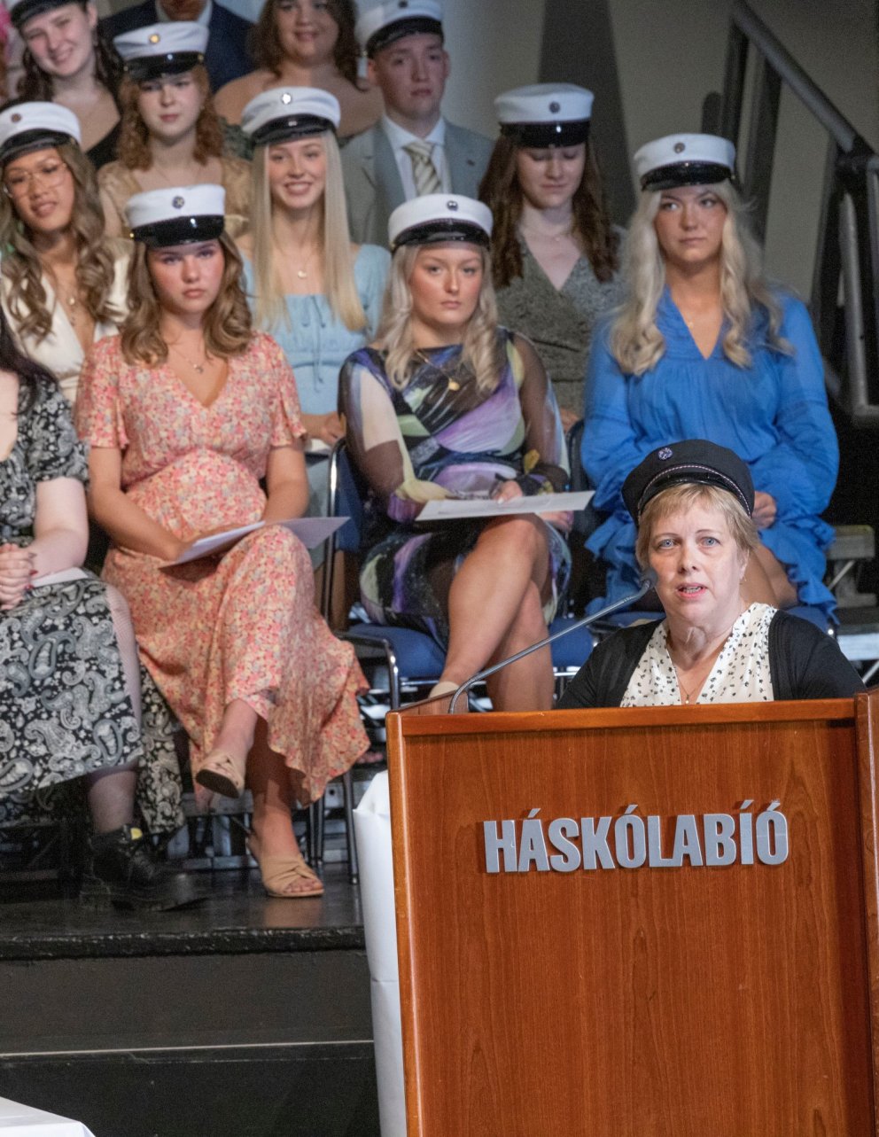 Gjöf frá 40 ára stúdentum