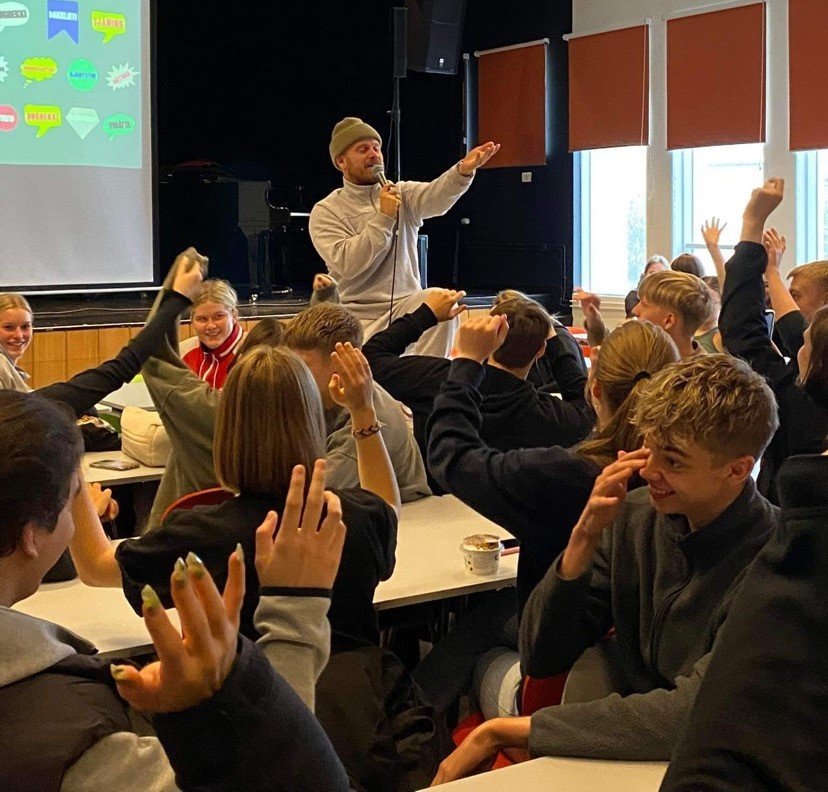 Tónlistarmaðurinn Emmsjé Gauti mætti með Geðlestinni