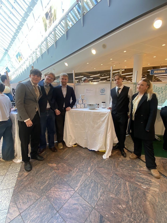 Nemendur kynntu vörur sínar á Vörumessu ungra frumkvöðla í Smáralind