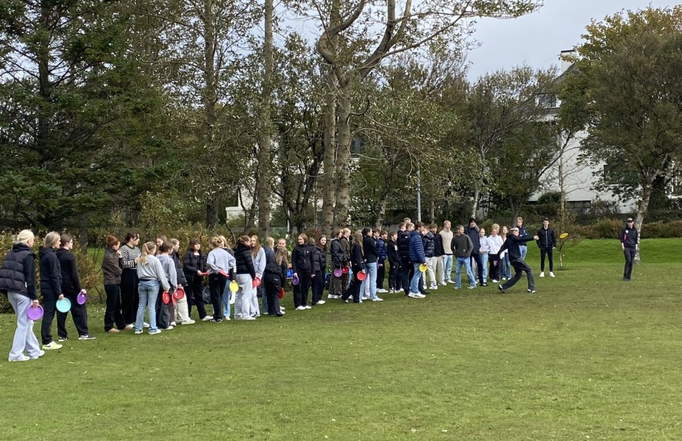 Frisbígolf í skólanum