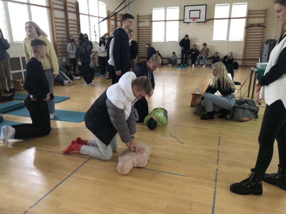 Skyndihjálp í íþróttasalnum