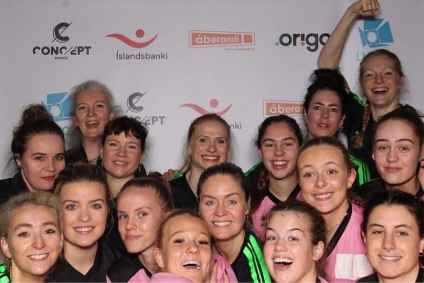 Lið Kvennaskólans og Team FC Mosi