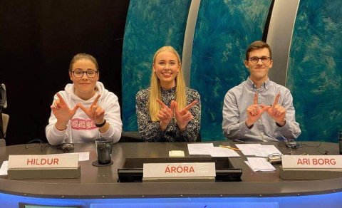 Liðið að loknum undanúrslitum þegar liðið sigraði lið MR með 29 stigum gegn 24 stigum.