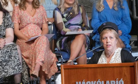 Gjöf frá 40 ára stúdentum