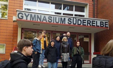 Erlent samstarf í valáfanga