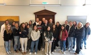 Hólmsheiði, Hæstiréttur og Héraðsdómur