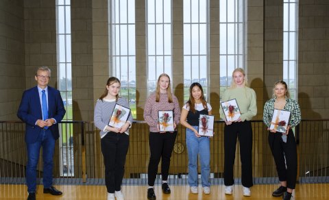 Frá vinstri: Jón Atli Benediktsson, Guðríður Ósk, Berglind, Sigrún Meng, Áróra og Elín Kolfinna.