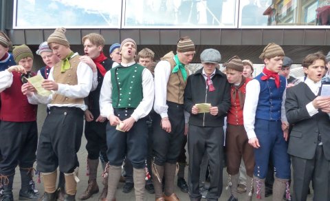 Fallegur peysufatadagur