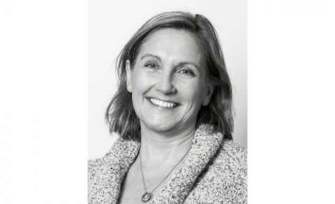 Lokað frá kl. 12:00 í dag vegna jarðarfarar