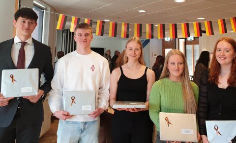 Verðlaun fyrir þýskuþraut: Á myndinni eru talið frá vinstri: Kristófer Snorri, Benjamín, María Margr…